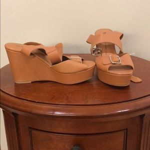 Leather Platform Sandal - GAP